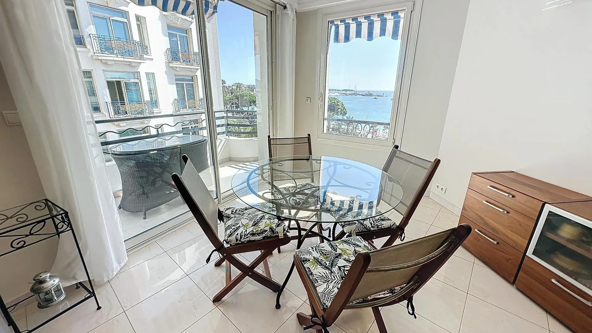 Luxury 1 Bedroom Croisette Martinez Direct Sea View 241 Cannes