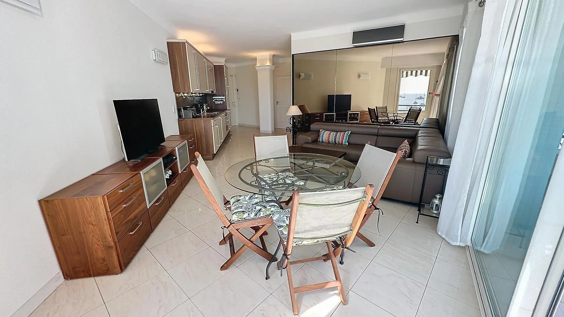 Luxury 1 Bedroom Croisette Martinez Direct Sea View 241 Cannes 0*,  France