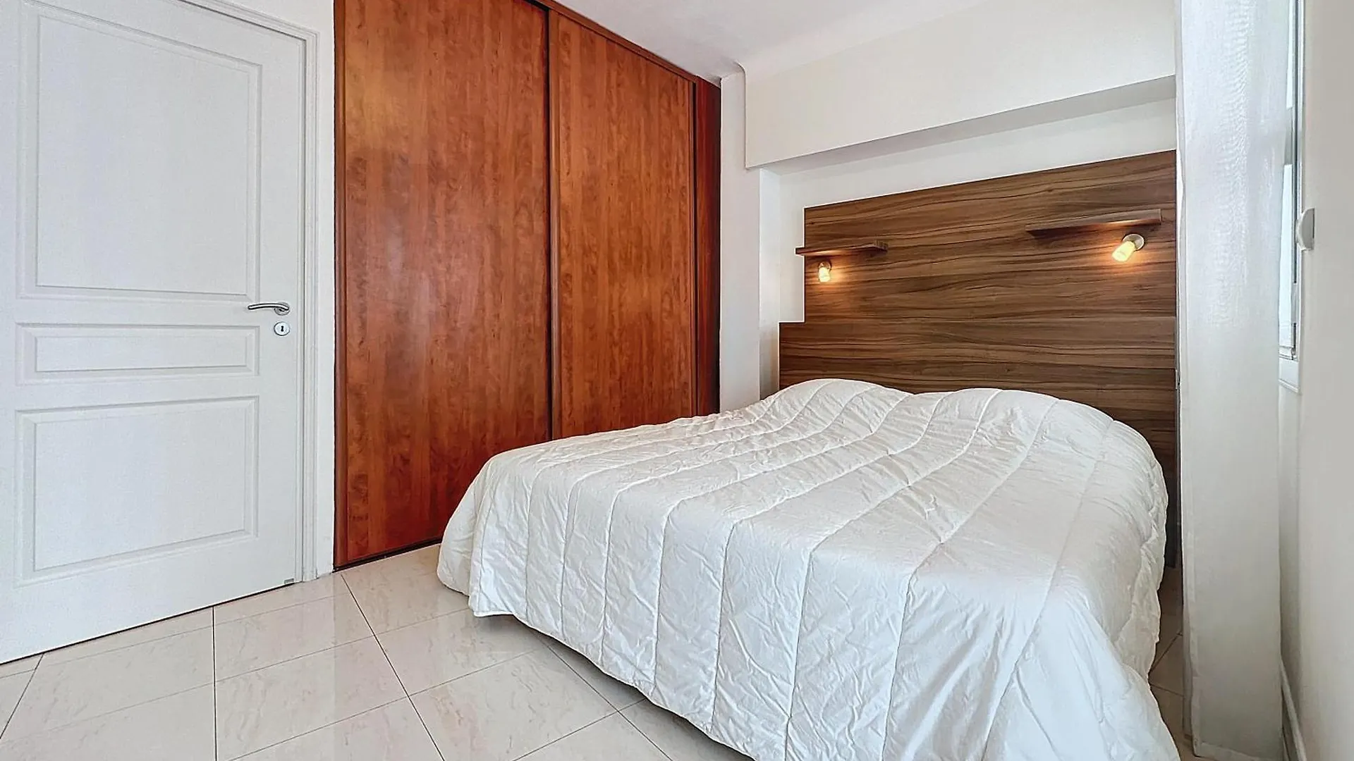 Luxury 1 Bedroom Croisette Martinez Direct Sea View 241 Cannes Apartment