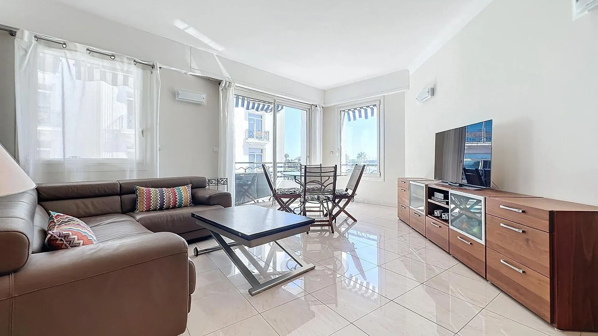 Luxury 1 Bedroom Croisette Martinez Direct Sea View 241 Cannes 0*,  France