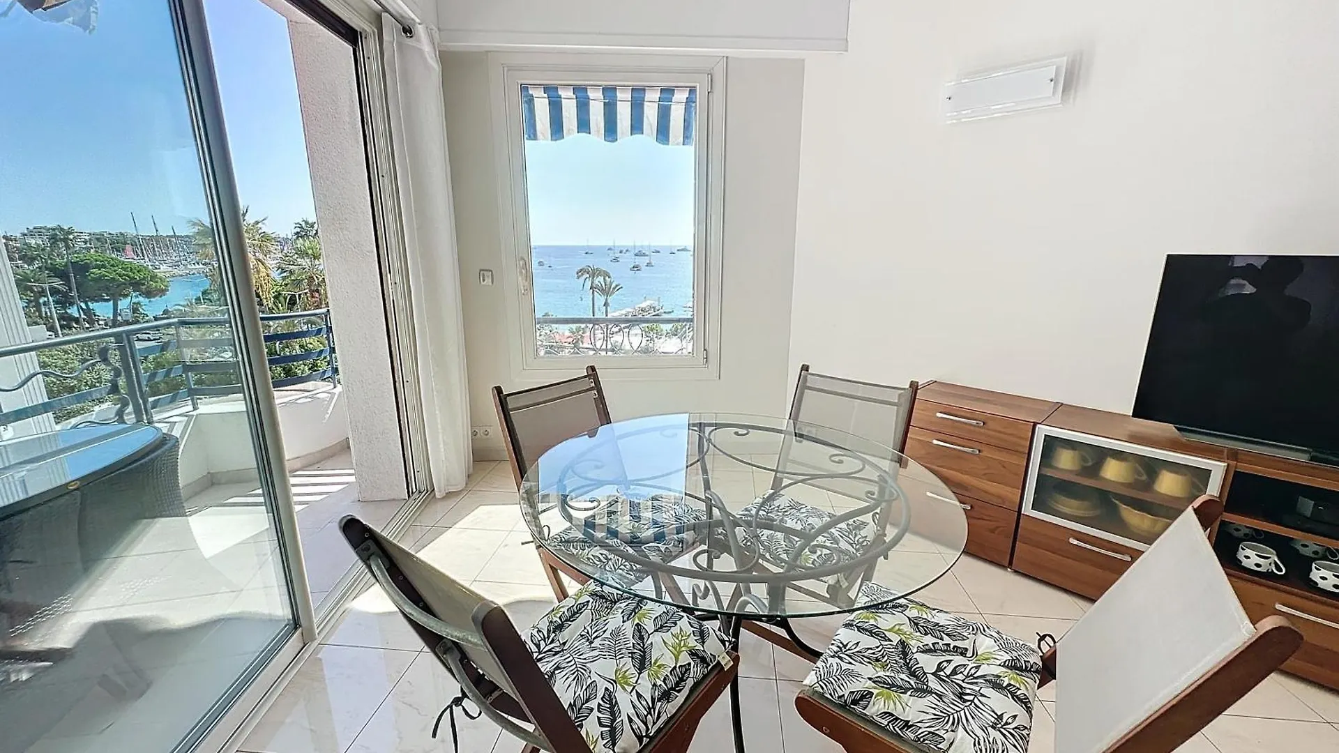 Luxury 1 Bedroom Croisette Martinez Direct Sea View 241 Cannes Apartment