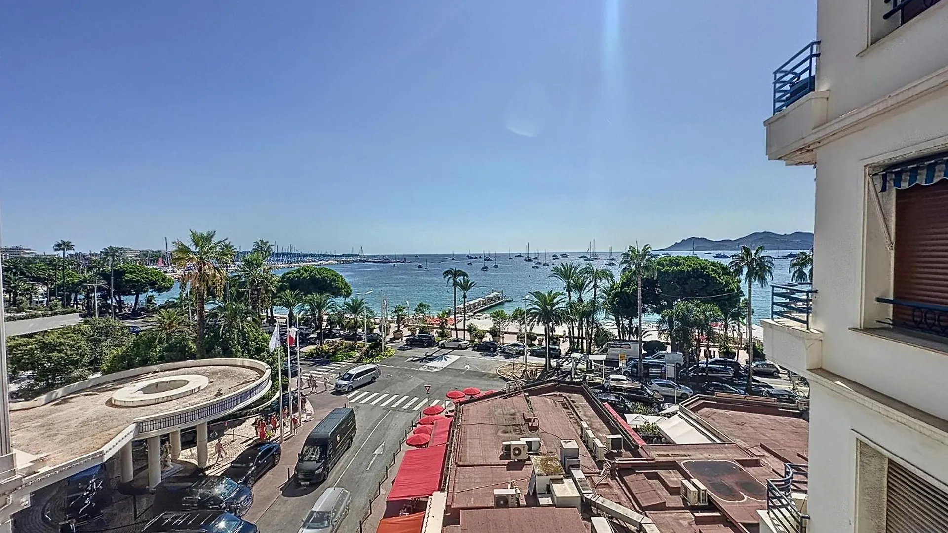 Luxury 1 Bedroom Croisette Martinez Direct Sea View 241 Cannes